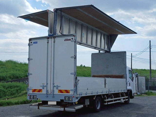 いすゞフォワードアルミウイング中型（4t）[写真02]