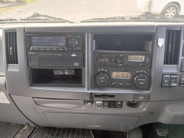 いすゞフォワードアルミウイング中型（4t）[写真21]