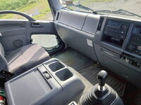 いすゞフォワードアルミウイング中型（4t）[写真26]