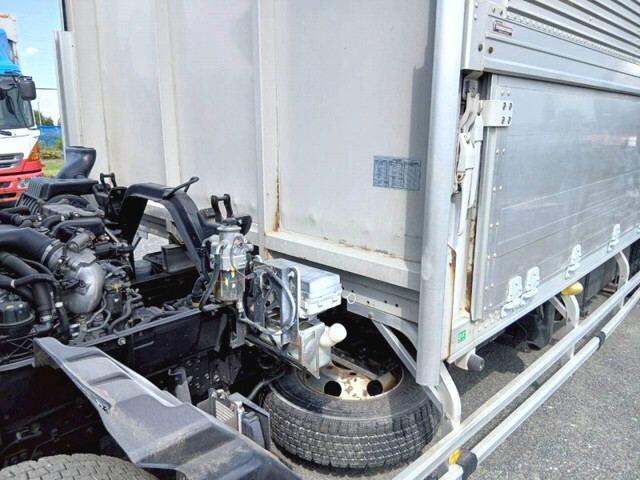 いすゞフォワードアルミウイング中型（4t）[写真28]