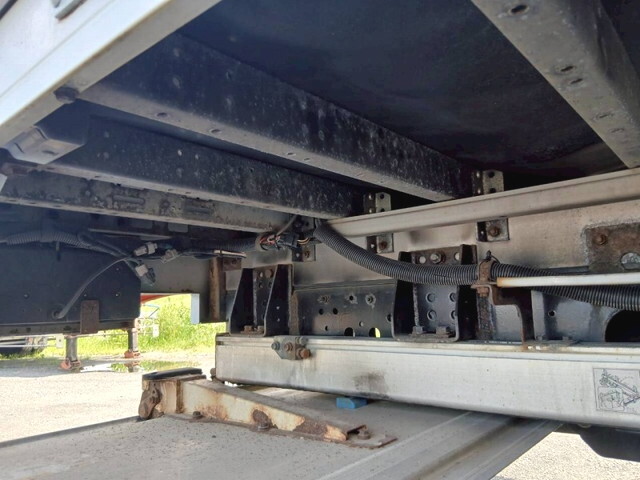 いすゞフォワードアルミウイング中型（4t）[写真33]