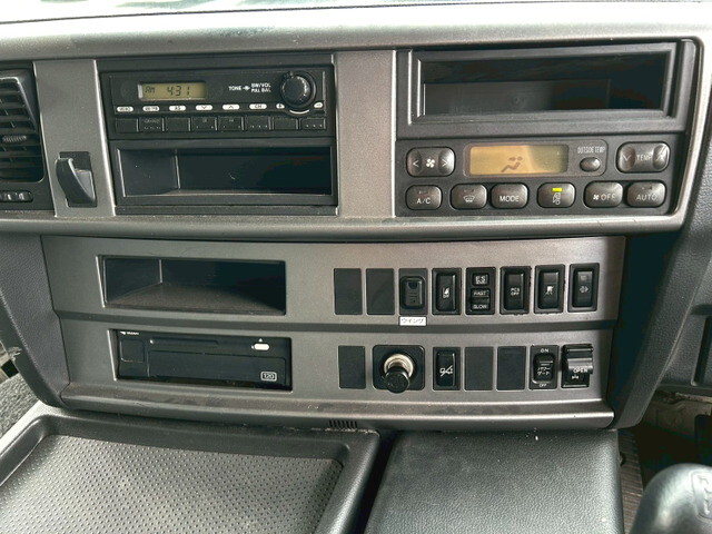 日野プロフィアアルミウイング大型（10t）[写真30]