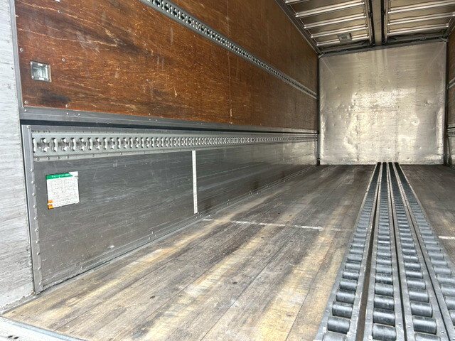 いすゞフォワードアルミウイング中型（4t）[写真11]