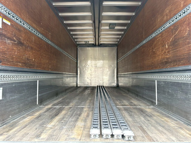 いすゞフォワードアルミウイング中型（4t）[写真12]