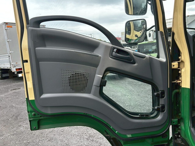 いすゞフォワードアルミウイング中型（4t）[写真18]