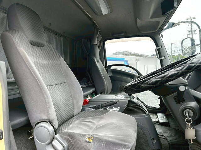 いすゞフォワードアルミウイング中型（4t）[写真23]