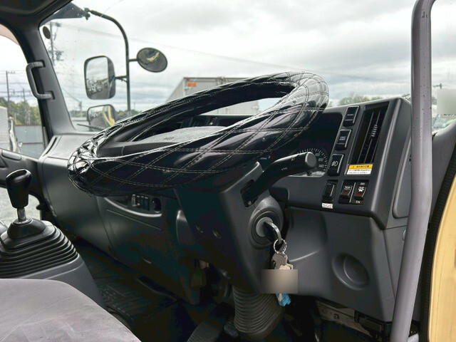 いすゞフォワードアルミウイング中型（4t）[写真24]