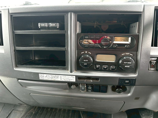 いすゞフォワードアルミウイング中型（4t）[写真27]