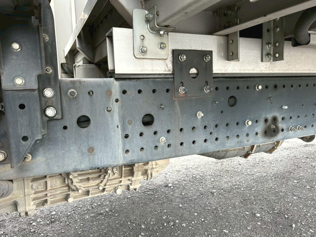 いすゞフォワードアルミウイング中型（4t）[写真33]