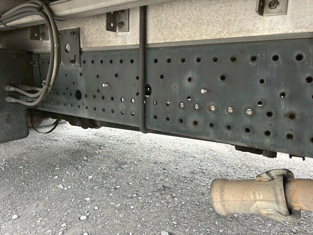 いすゞフォワードアルミウイング中型（4t）[写真35]