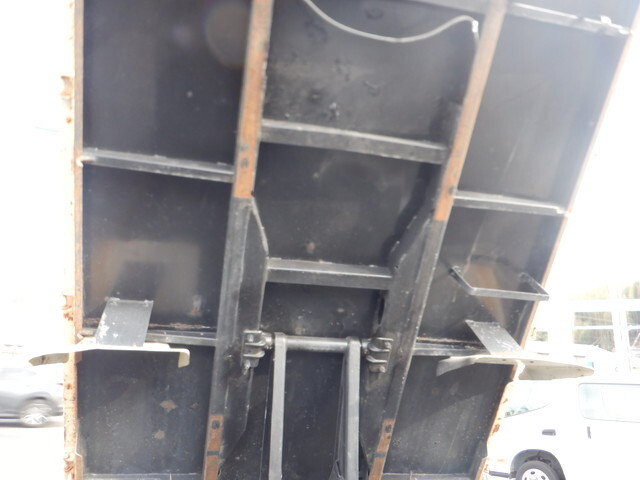 いすゞエルフダンプ小型（2t・3t）[写真12]