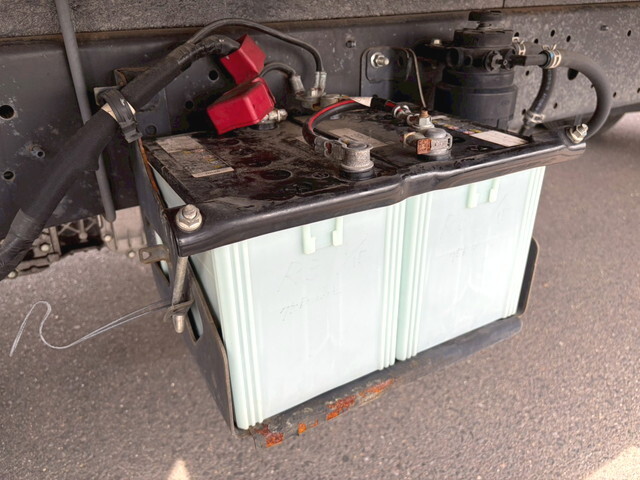 日野デュトロ平ボディ小型（2t・3t）[写真12]