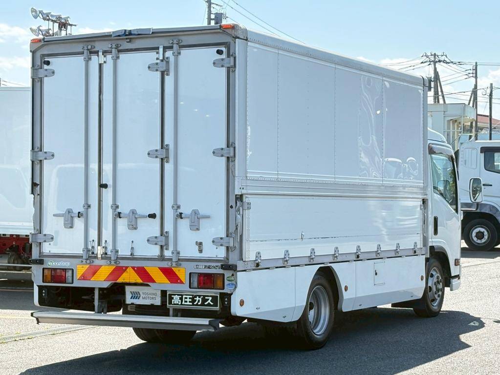 いすゞエルフアルミウイング小型（2t・3t）[写真04]