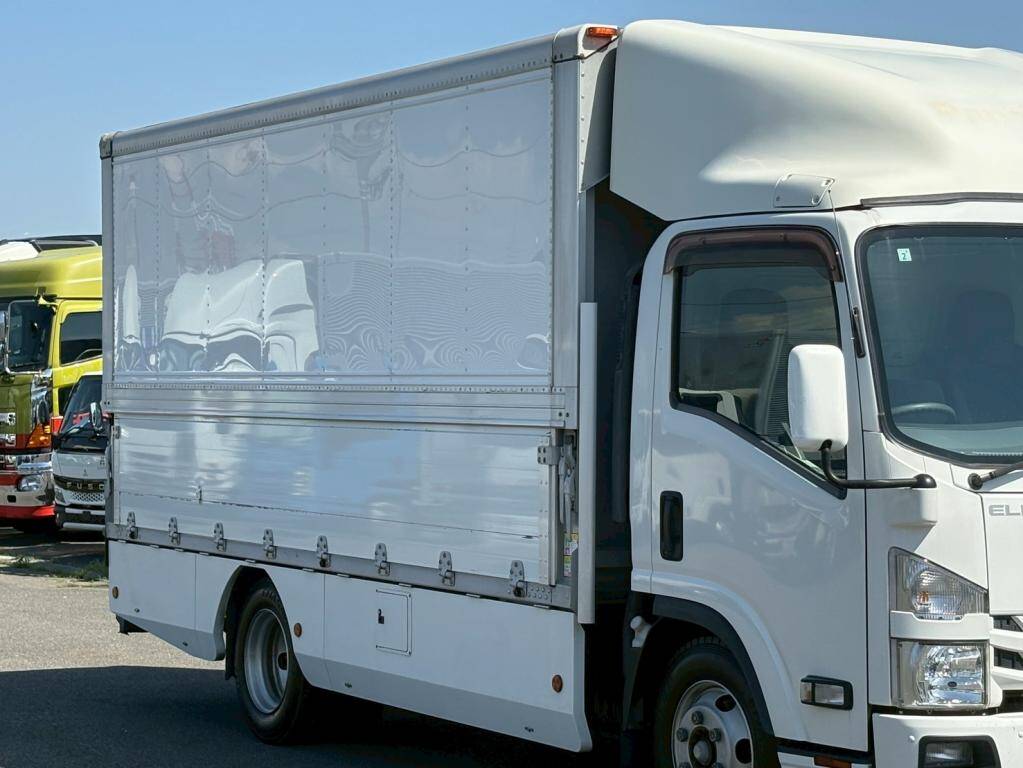 いすゞエルフアルミウイング小型（2t・3t）[写真05]