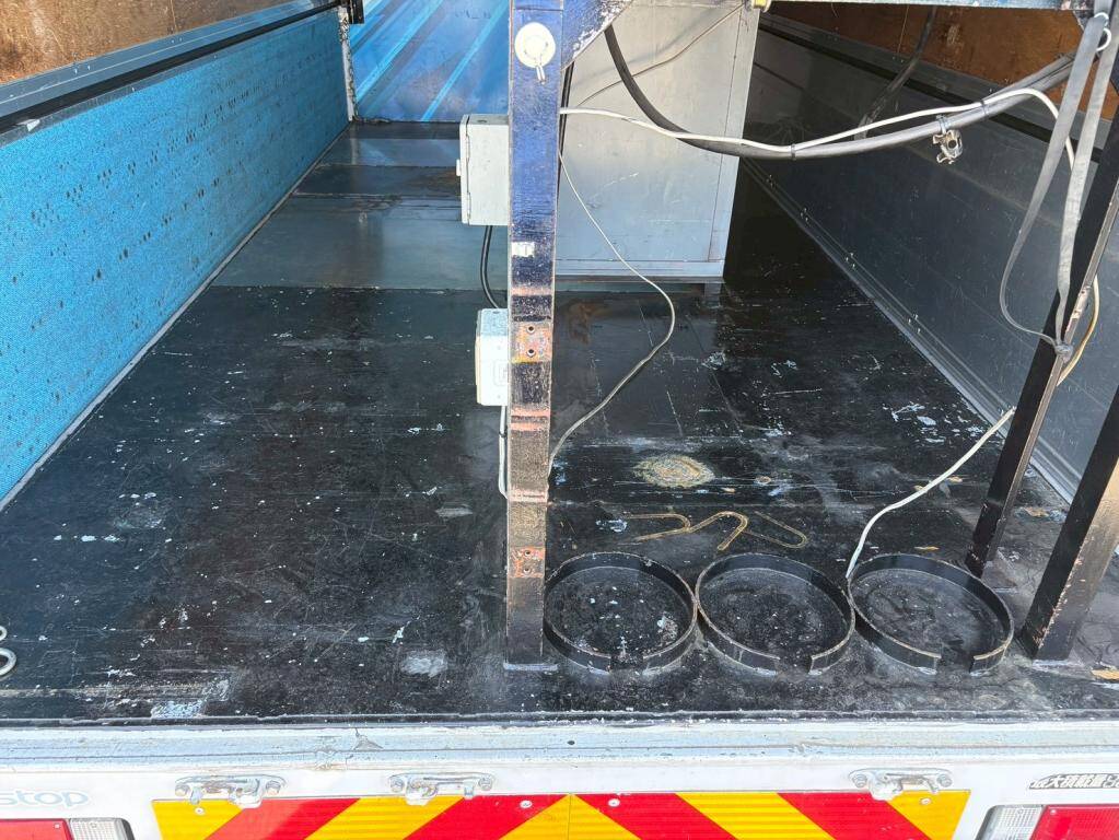 いすゞエルフアルミウイング小型（2t・3t）[写真08]