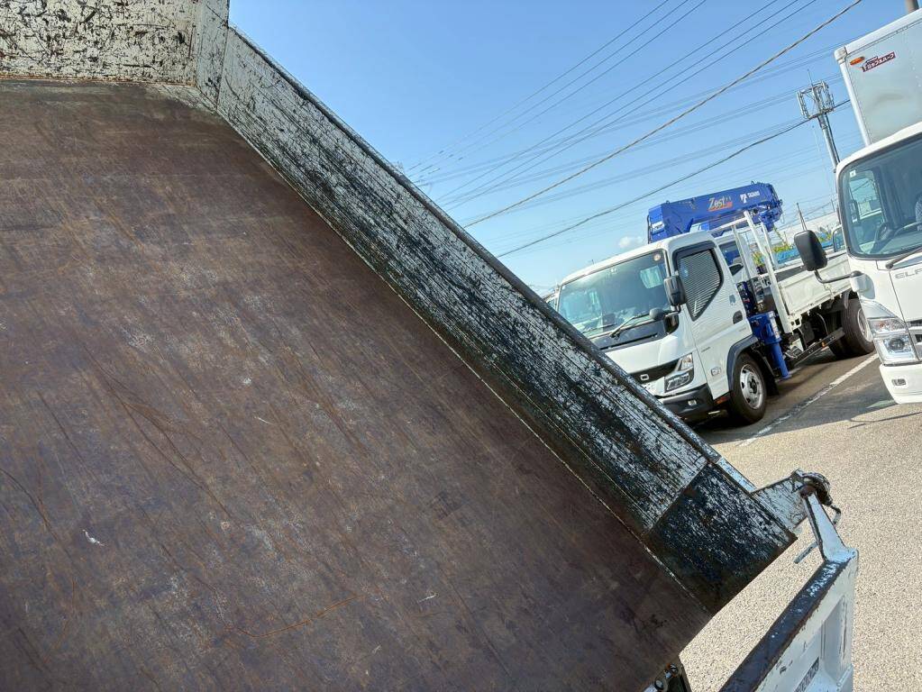三菱ふそうキャンターダンプ小型（2t・3t）[写真09]