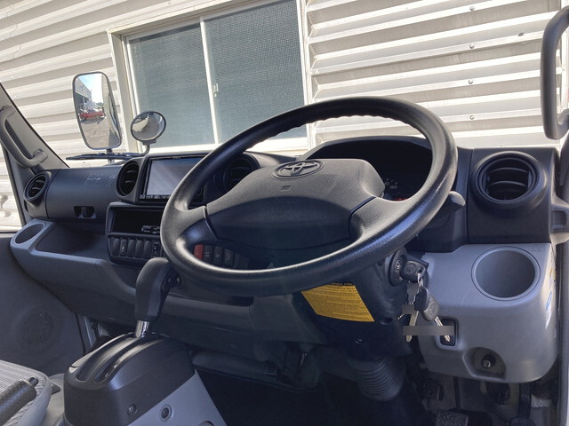 トヨタトヨエースアルミバン小型（2t・3t）[写真15]