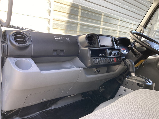 トヨタトヨエースアルミバン小型（2t・3t）[写真20]