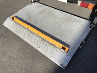 トヨタトヨエースアルミバン小型（2t・3t）[写真05]