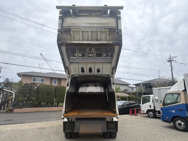三菱ふそうファイターパッカー車（塵芥車）増トン（6t・8t）[写真12]