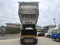 三菱ふそうファイターパッカー車（塵芥車）増トン（6t・8t）[写真13]