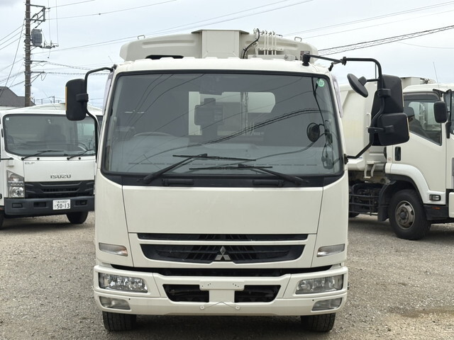 三菱ふそうファイターパッカー車（塵芥車）増トン（6t・8t）[写真05]