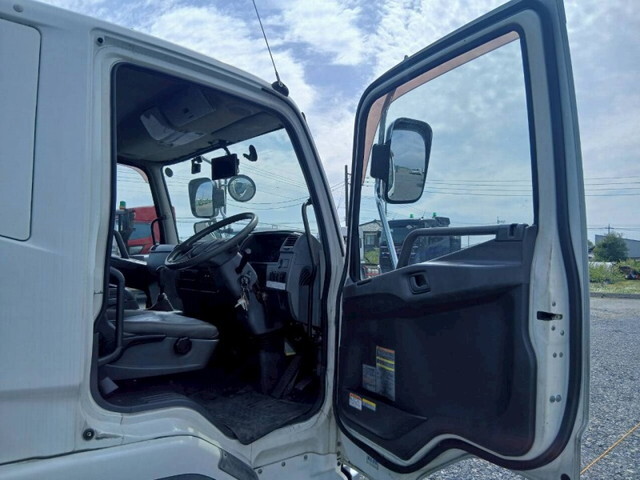 三菱ふそうファイター冷凍車（冷蔵車）中型（4t）[写真18]