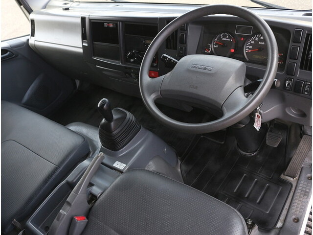 いすゞエルフ平ボディ小型（2t・3t）[写真18]