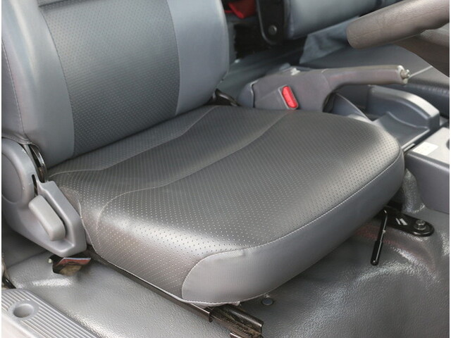 いすゞエルフ平ボディ小型（2t・3t）[写真20]