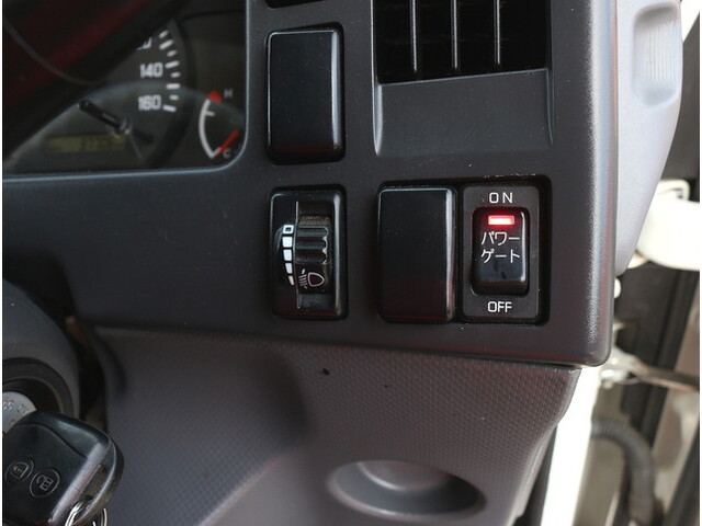 いすゞエルフ平ボディ小型（2t・3t）[写真28]