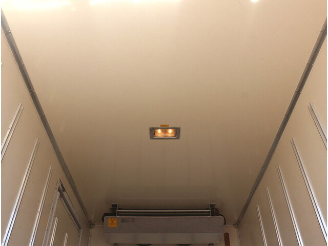 いすゞエルフ冷凍車（冷蔵車）小型（2t・3t）[写真12]