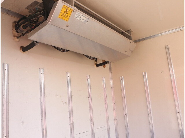 いすゞエルフ冷凍車（冷蔵車）小型（2t・3t）[写真14]