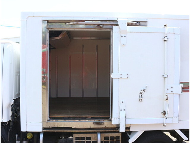 いすゞエルフ冷凍車（冷蔵車）小型（2t・3t）[写真17]
