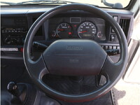 いすゞエルフ冷凍車（冷蔵車）小型（2t・3t）[写真27]