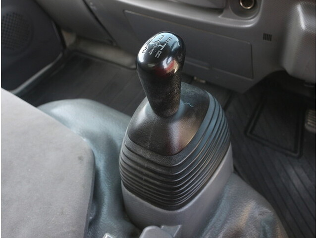 いすゞエルフ冷凍車（冷蔵車）小型（2t・3t）[写真29]