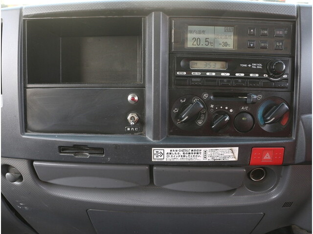 いすゞエルフ冷凍車（冷蔵車）小型（2t・3t）[写真30]