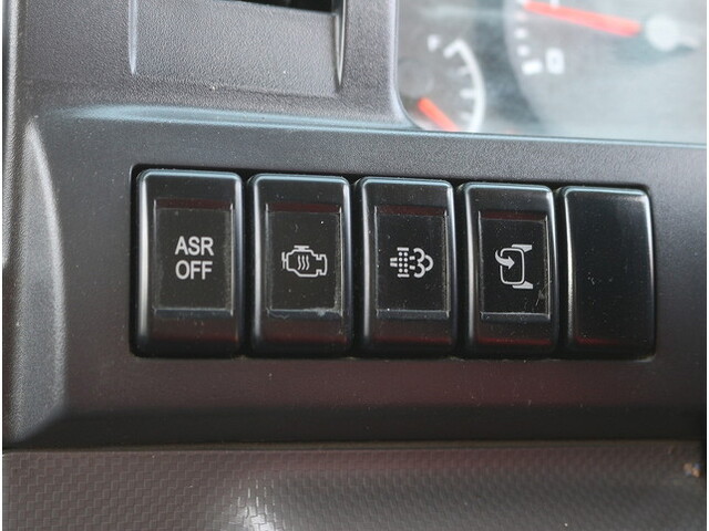 いすゞエルフ冷凍車（冷蔵車）小型（2t・3t）[写真31]