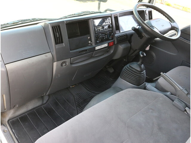 いすゞエルフ冷凍車（冷蔵車）小型（2t・3t）[写真35]