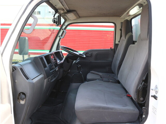 いすゞエルフ冷凍車（冷蔵車）小型（2t・3t）[写真36]