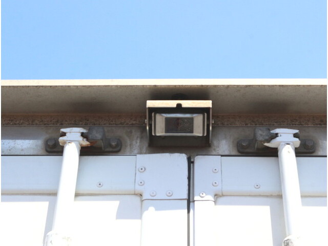 いすゞエルフ冷凍車（冷蔵車）小型（2t・3t）[写真06]