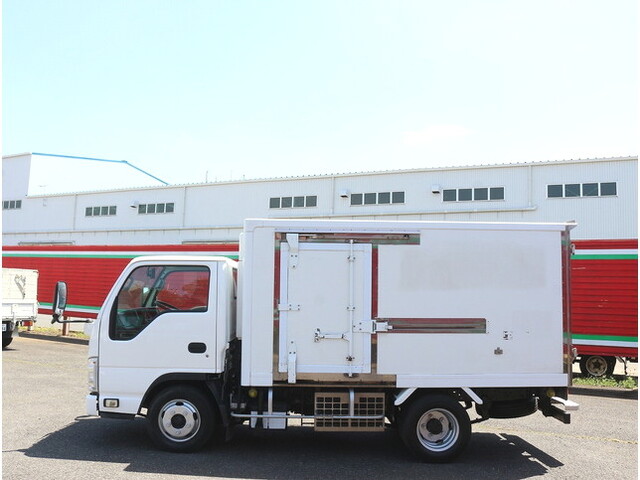 いすゞエルフ冷凍車（冷蔵車）小型（2t・3t）[写真07]