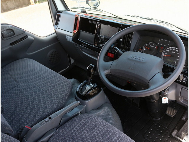 いすゞエルフダブルキャブ（Wキャブ）小型（2t・3t）[写真16]