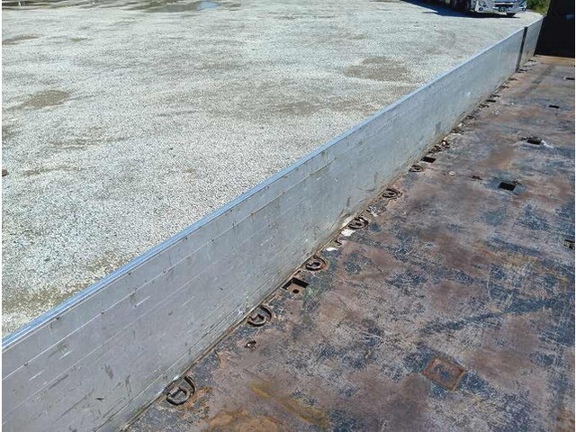 三菱ふそうスーパーグレート平ボディ大型（10t）[写真10]