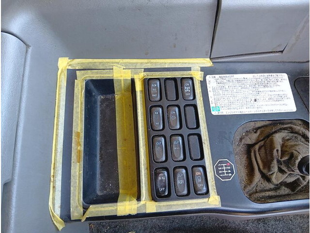 三菱ふそうスーパーグレート平ボディ大型（10t）[写真22]