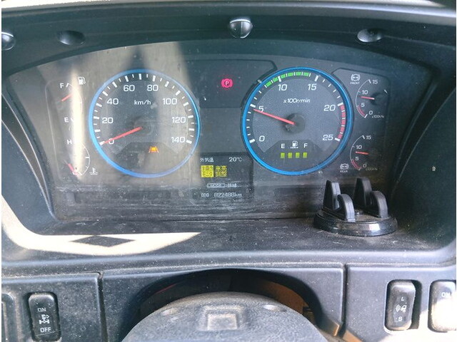 三菱ふそうスーパーグレート平ボディ大型（10t）[写真23]