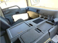 三菱ふそうスーパーグレート平ボディ大型（10t）[写真28]