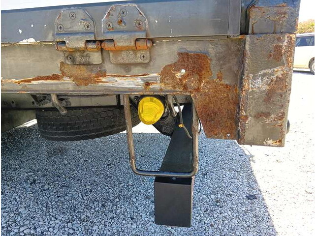 三菱ふそうスーパーグレート平ボディ大型（10t）[写真36]