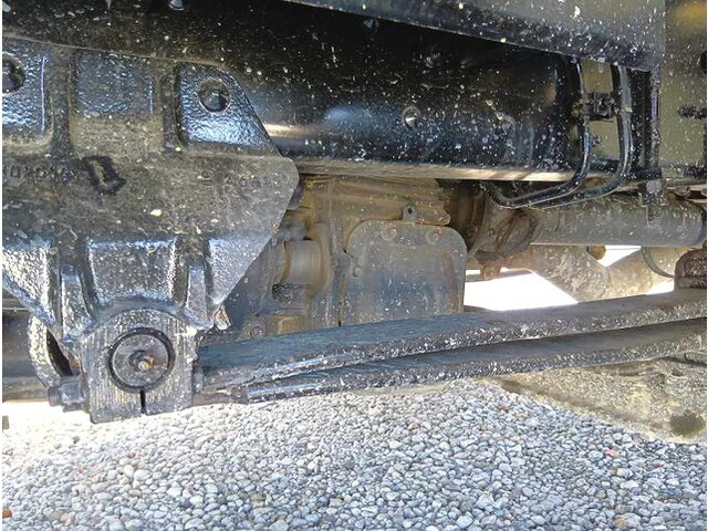 三菱ふそうスーパーグレート平ボディ大型（10t）[写真38]