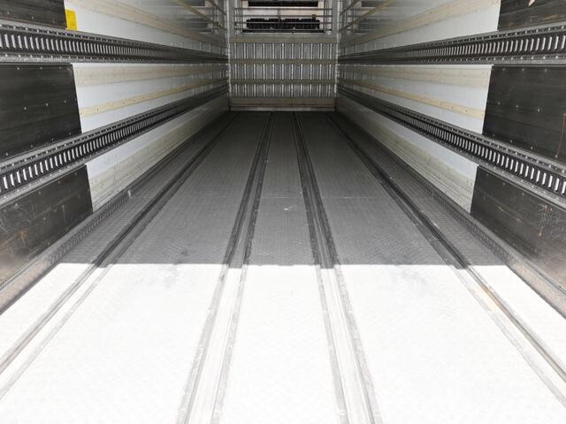 いすゞギガ冷凍車（冷蔵車）大型（10t）[写真14]