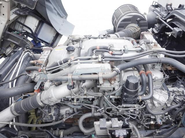 いすゞギガアルミウイング大型（10t）[写真15]